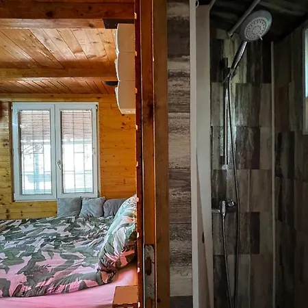 Сasa de vacaciones Kuca I Splav Na Reci Savi